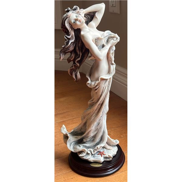 Giuseppe Armani 1999 Florence Figurine 1175C Made in Italy
