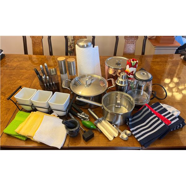 Kitchenware Lot Including KitchenAid, Paderno, Salton