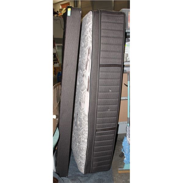QUEEN BED. STEARNS FOSTER MATTRESS WITH