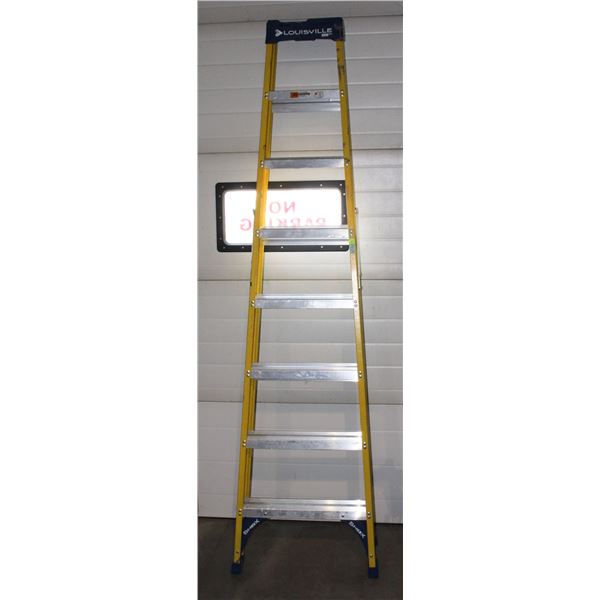 FIBREGLASS LADDER 8 FT, MARKED HEAVY DUTY/ INDUSTRIAL