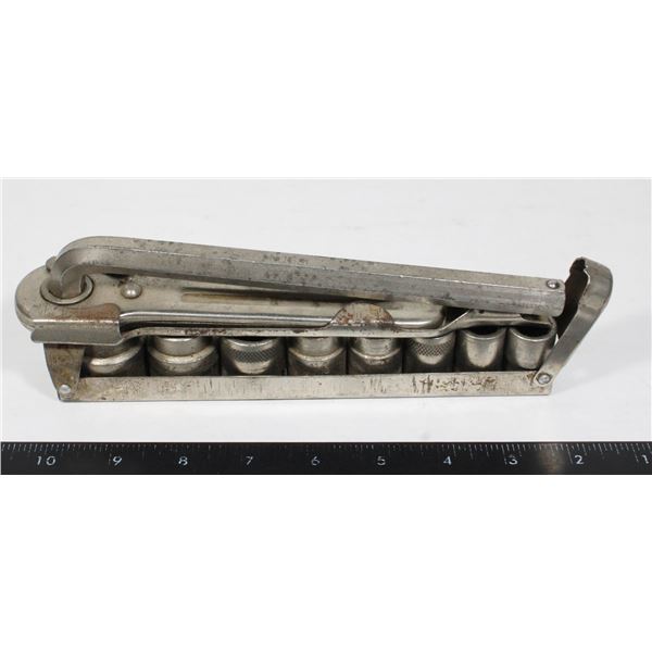 ANTIQUE SOCKET SET