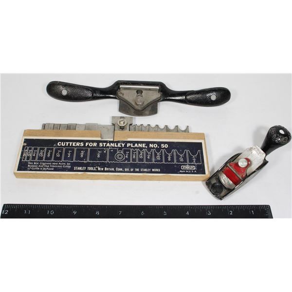 BOX WITH SMALL STANLEY PLANE 00 1/2 CURVED BLADE