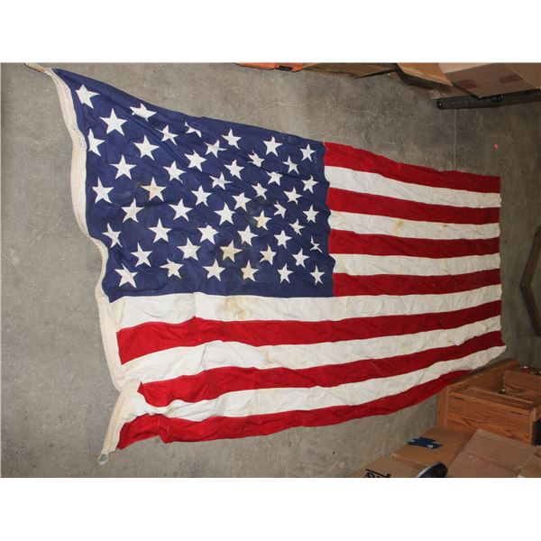 U.S. FLAG GOVERNMENT PROPERTY ON CORNER
