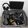 Image 1 : LOT OF MISC. CORDS/CABLES AND SMALL ELECTRONICS