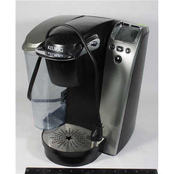 KEURIG COFFEE MAKER