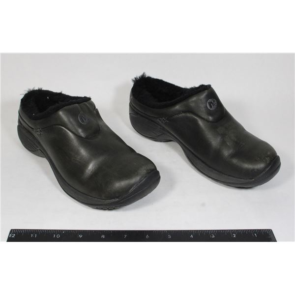 MERRELL AIR CUSHION SHOES PAIR (SIZE NOT FOUND)