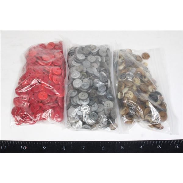 LARGE LOT OF ASSORTED BUTTONS