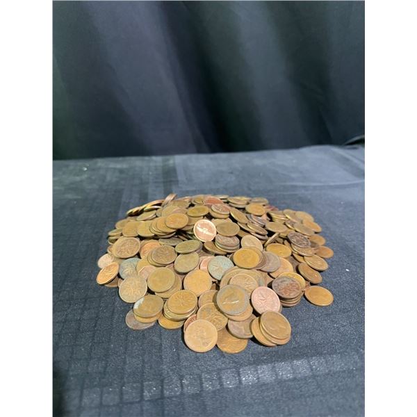 1.556kg Mixed Lot of 1940s-1980s Canadian Pennies