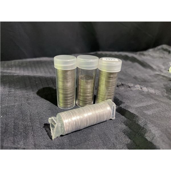 Canadian Quarters Lot: 746g, 3 Containers 1973, 1 Roll 1991 (50 pcs)
