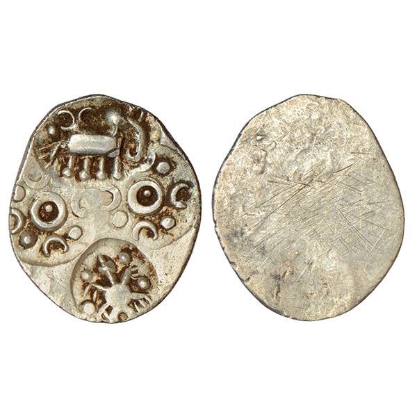Ancient India : Archaic silver punch-marked coin - Tapi-Wainganga Valley region, 1.54g