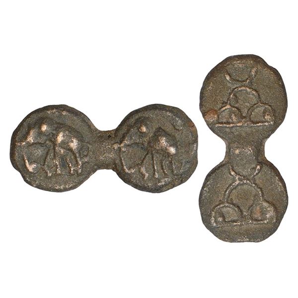 Ancient India : Post Mauryan, Sunga dynasty, uninscribed die-struck copper, 3.01g.