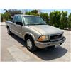 Image 2 : GMC SONOMA 2003 SALV T/DONATION
