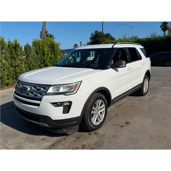 FORD  EXPLORER  2019 O/S TITLE 2 DAYS