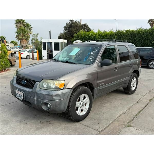 FORD  ESCAPE 2006 T-DON - SMOG