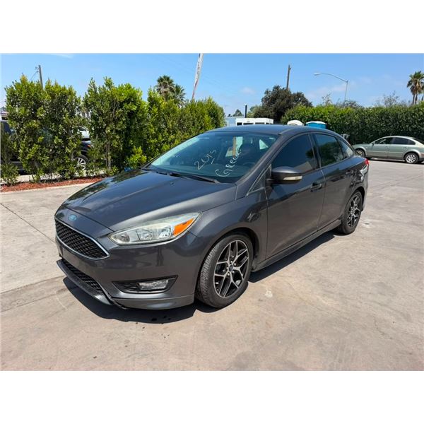 FORD  FOCUS 2015 O/S-SALV-T- DON