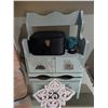 Image 3 : Decorative Monogrammed 'S' w/ Assorted Shelf Decor & More