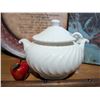 Image 3 : Antique Soup Tureen Decorative Charger Plate, Cardinal Canvas Art