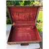 Image 8 : 2 Vintage Suitcases and Blue Rectangular Table