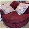 Image 2 : Round Upholstered Swivel Chair with Red Fabric and Accent Pillows