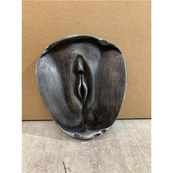 Metal Vagina Ashtray