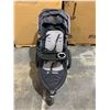 Image 5 : Foldable Schwinn Interval Jogging Stroller