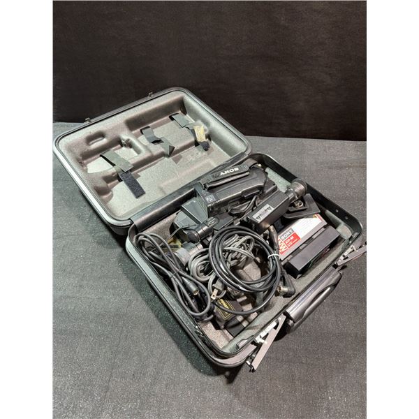 Sony Handycam CCD-V8AF Video Camera With Case and Accessories