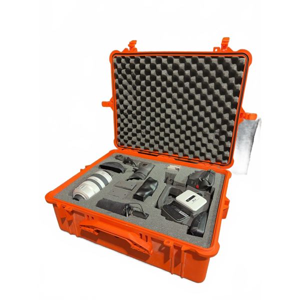 Canon XL2 Camcorder Kit with 20X Lens, Microphone, Accessories and Hard Case