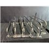 Image 2 : 5 Chrome Wall-Mount Racks