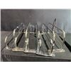 Image 3 : 5 Chrome Wall-Mount Racks