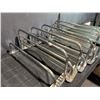 Image 4 : 5 Chrome Wall-Mount Racks