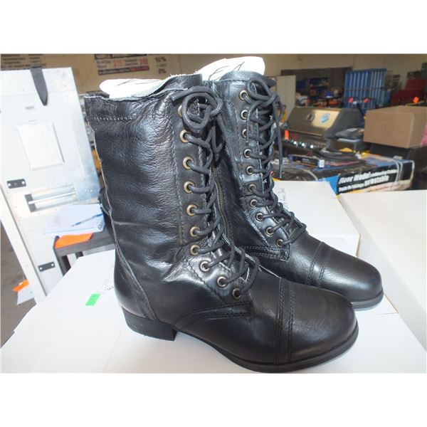 Ladies Black Size 6 Boots