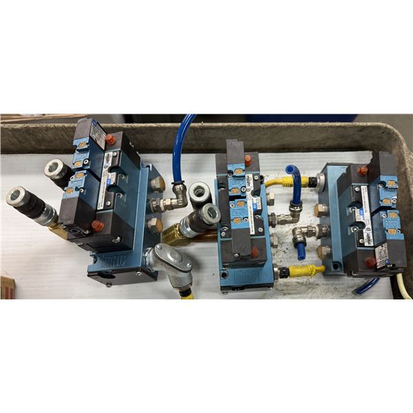 (3) Mac #MB-P2A-223-B/MV-P2A-ABDA-DM-DJAP-1DG Valve Units
