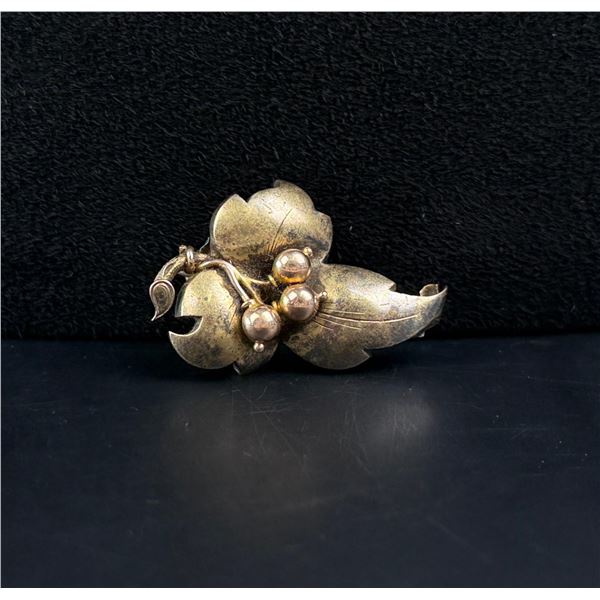 Victorian 18K Gold Leaf Brooch