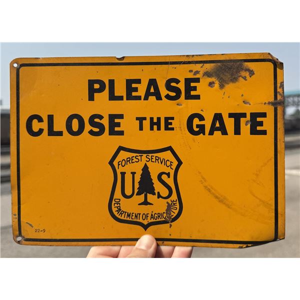 USFS US Forest Service Close the Gate Sign