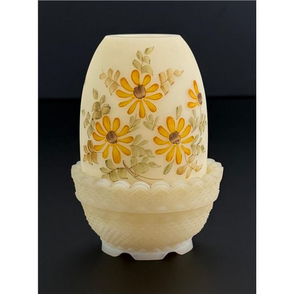 Fenton Daisies on Cameo Custard Fairy Lamp
