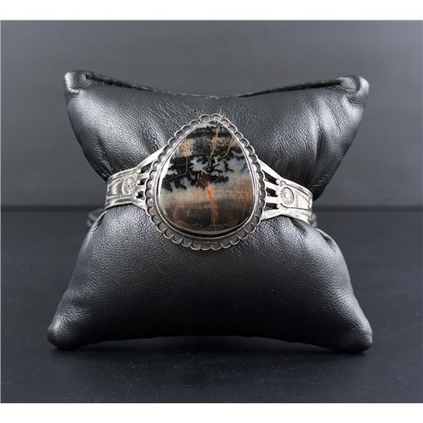 Navajo Sterling Silver Agate Bracelet