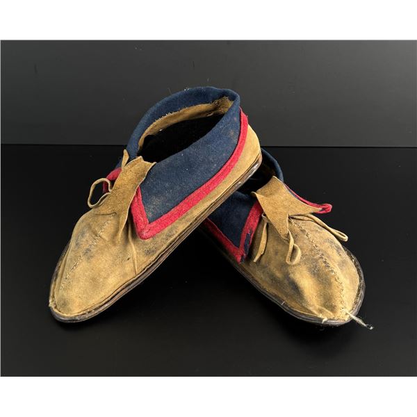 Delaware Native American Indian Moccasins