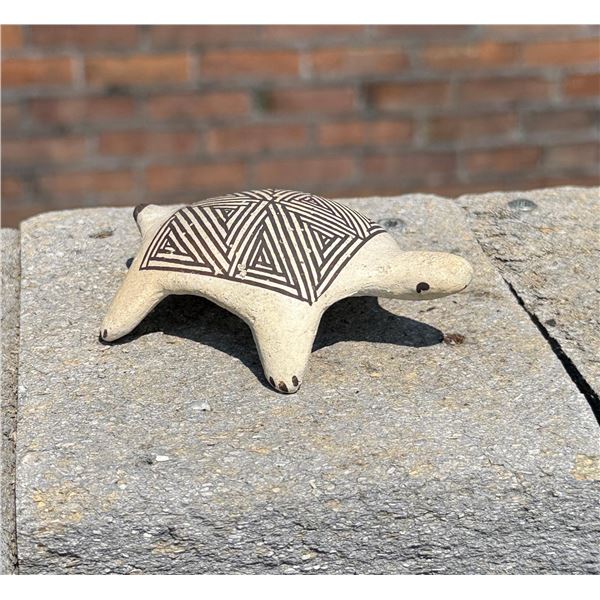Marie Zieu Chino Acoma Pueblo Pottery Turtle