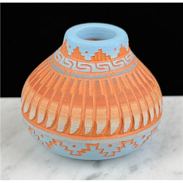 Terry Smith Navajo Indian Pot