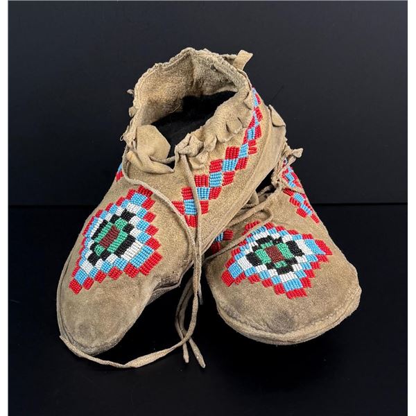Arapaho Native American Indian Moccasins