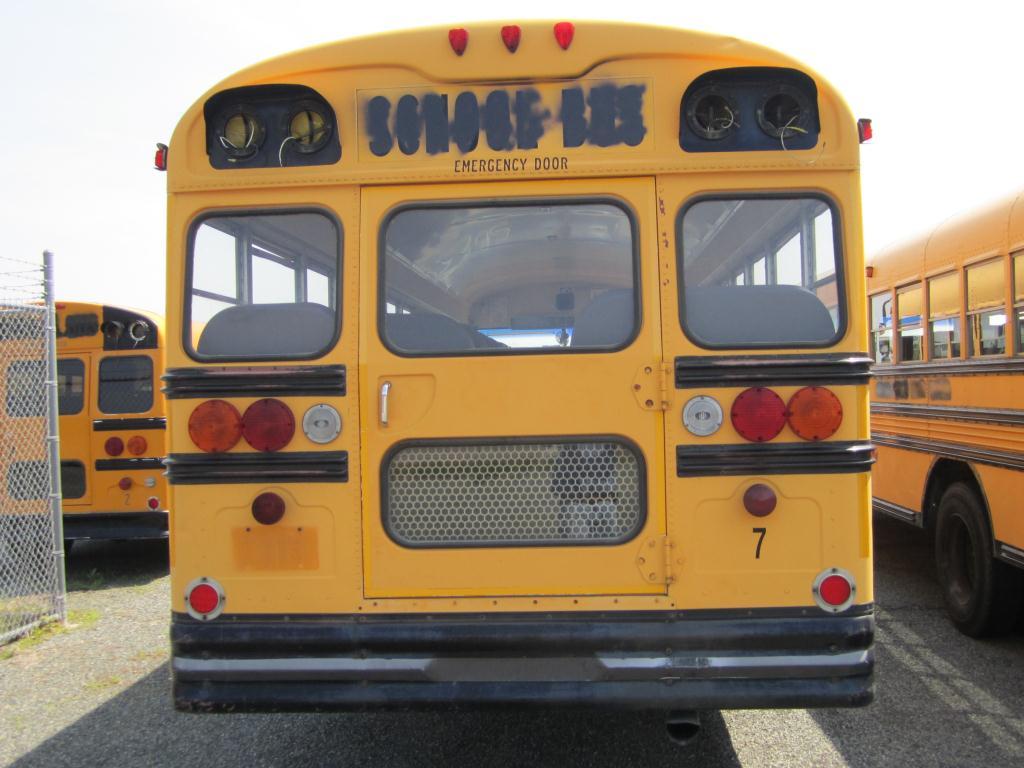 1993 NAVISTAR BLUEBIRD BUS