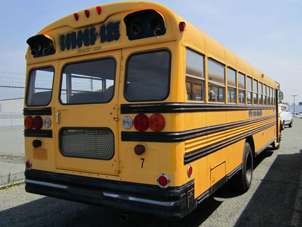 1993 NAVISTAR BLUEBIRD BUS