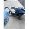 Image 8 : Sasquatch Snowshoes With 2 Pairs Snowboard Bindings