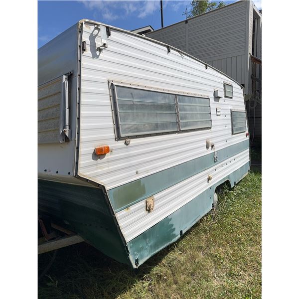 Shasta Trailers Vintage Travel Trailer with Stove and Fridge