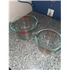 Image 4 : 2 Pyrex Glass Measuring Cups 2L and 1L
