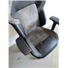 Image 4 : FANTASYLAB Gaming Chair Black and Grey Faux Leather