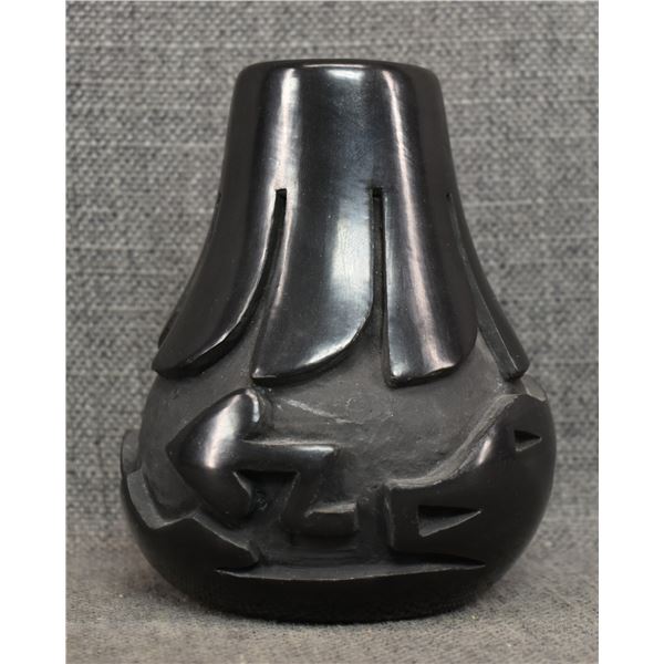 SANTA CLARA POTTERY VASE (JESSICA TAFOYA)