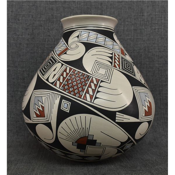 MATA ORTIZ POTTERY VASE (JORGE QUINTANA)