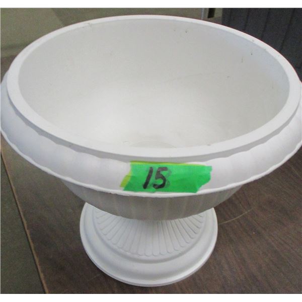 ESTATE:  12" FLOWER POT