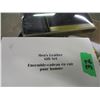 Image 4 : BOX C/W PHONE, RAZOR, BADGES, MEN'S GIFT SET, ETC